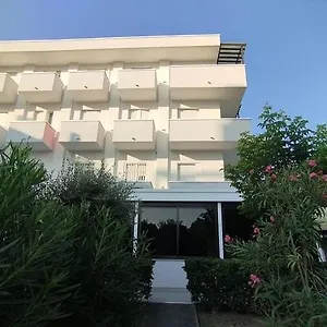 Pigalle Hotel