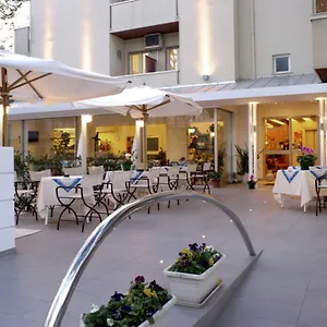 Nives Riccione