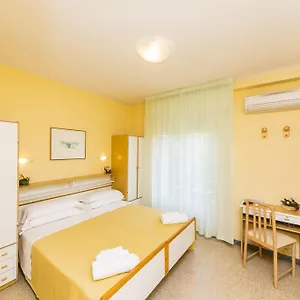 2* Hotel Rita
